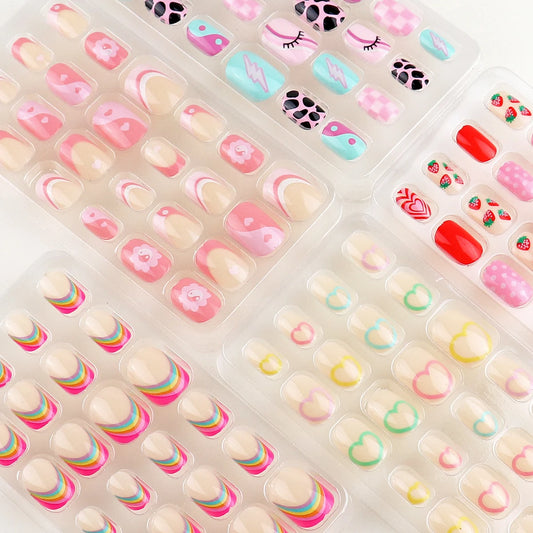 24 Pcs Rainbow Kids Press on Nails Pre-glue Children Heart Pattern